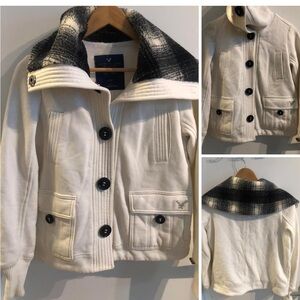 10/$20 AMERICAN EAGLE OUTFITTERS S White Sweater Style Jkt